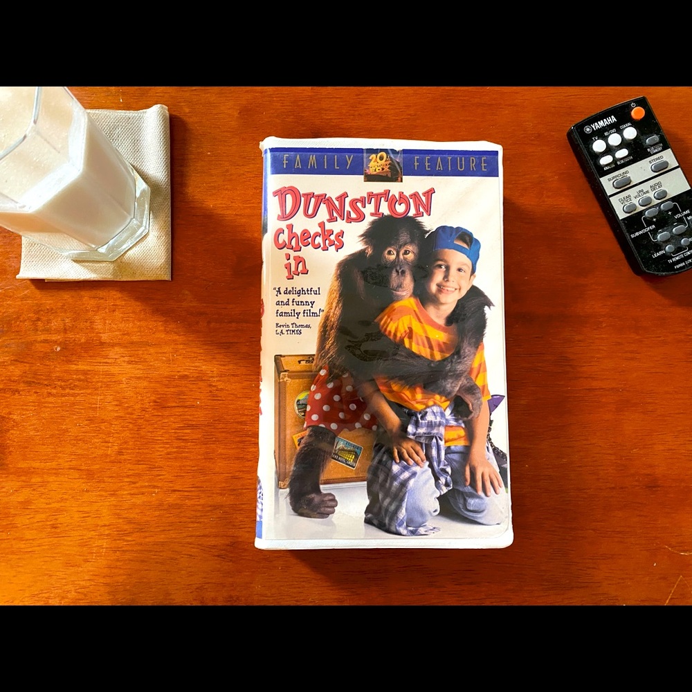 Vintage Dunston Checks In VHS - Picture 1 of 3